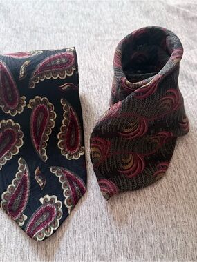 Men's Paisley Silk Tie - Black with Burgundy and Gold Accents